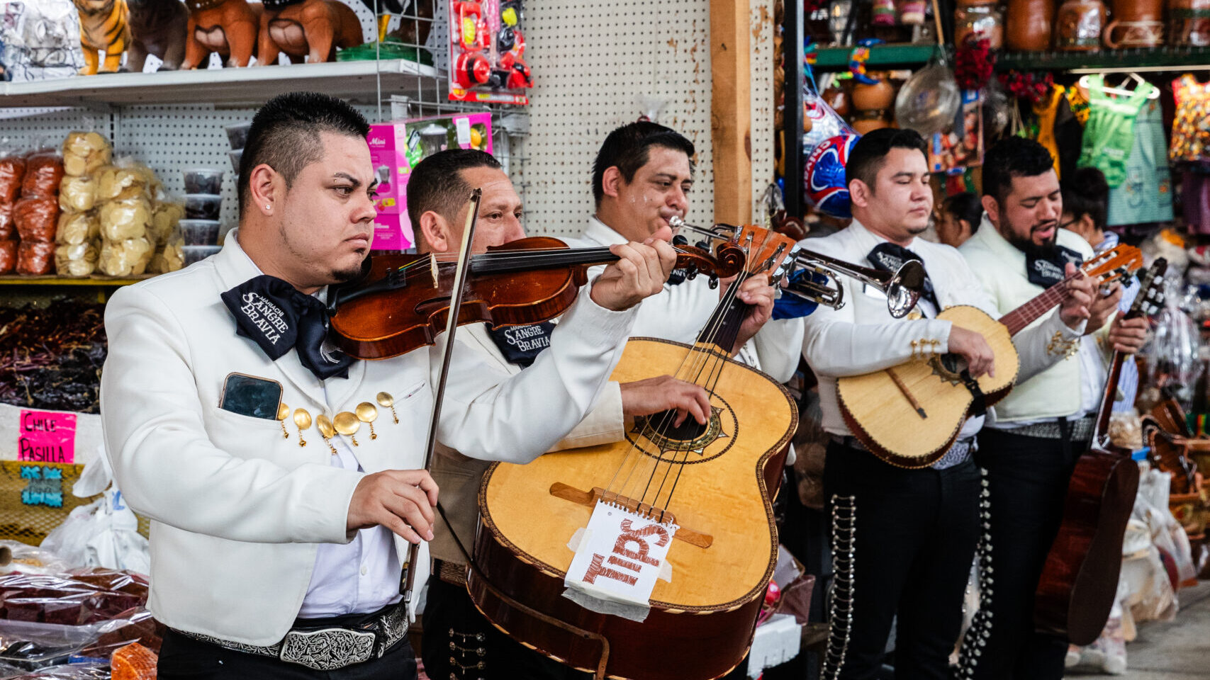 FarmersMarket Apr25 145 Houston-Farmers-Market-Alamo-Tamales-Mariachi